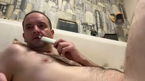 colambus83 online show from 01-10-26, 06:59