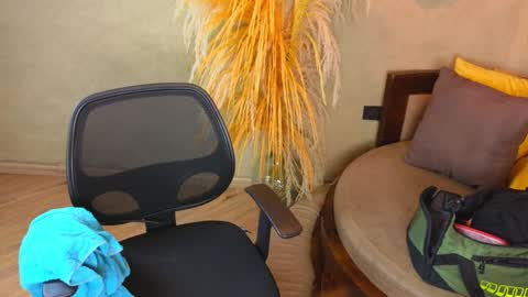 ColeThunder online show from 01-04-25, 07:34