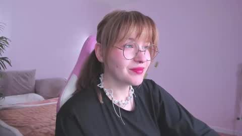 Collen Mon Tue Wed Thu Fri GMT 3 0300am - 0900am  online show from 01-13-26, 04:45