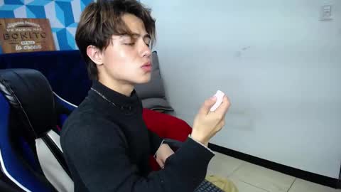 collinstone online show from 12-19-24, 08:13