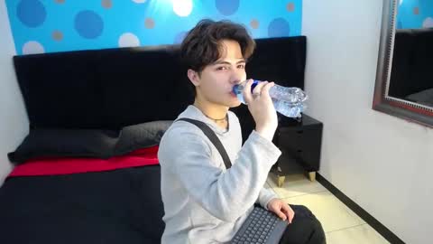 collinstone online show from 03-10-25, 08:56