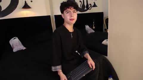 collinstone online show from 10-19-25, 03:23