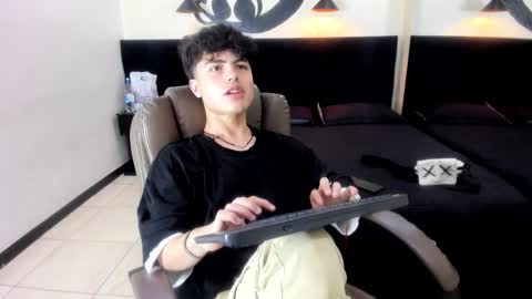 collinstone online show from 11-12-25, 07:03