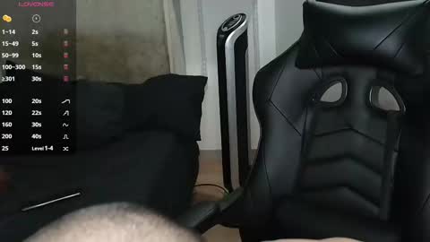 colombianmuscle8 online show from 12-29-24, 01:45