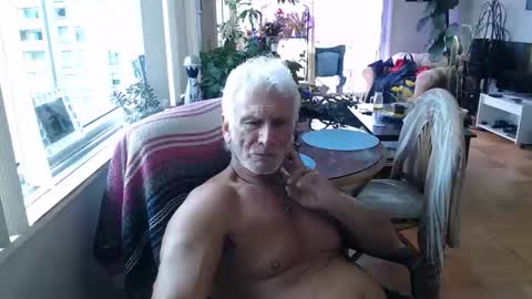 Snapshot of colourmybrush chatting on 10-20-25, 04:51 colourmybrush online show from 10-20-25, 04:51