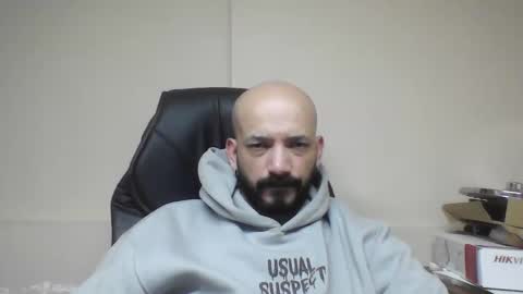 Snapshot of cometodady chatting on 02-14-25, 12:19 cometodady online show from 02-14-25, 12:19