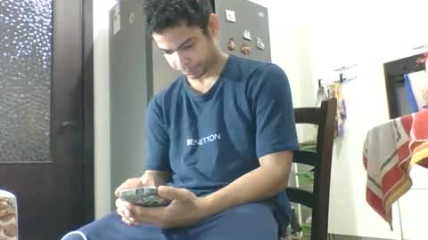 comobailamioso online show from 11-18-25, 09:47