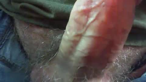 Snapshot of comox1961 chatting on 10-12-25, 04:00 comox online show from 10-12-25, 04:00