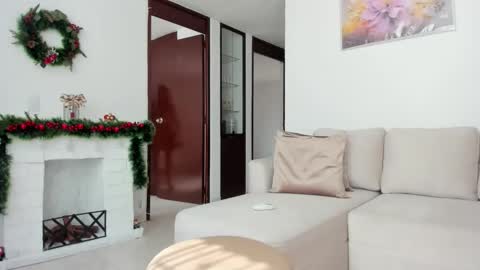 conie28  online show from 12-15-25, 07:18