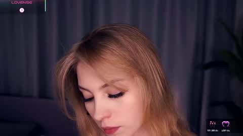 Snapshot of constanceglascov chatting on 10-18-25, 06:26 Hello im Sofia Welcme to my room .More hugs and kiss for you online show from 10-18-25, 06:26