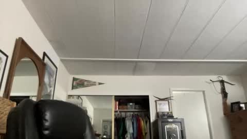 cookoosnest online show from 11-23-25, 05:18