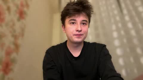 Snapshot of coolskum00 chatting on 11-30-25, 09:19 Lisa and Alen online show from 11-30-25, 09:19