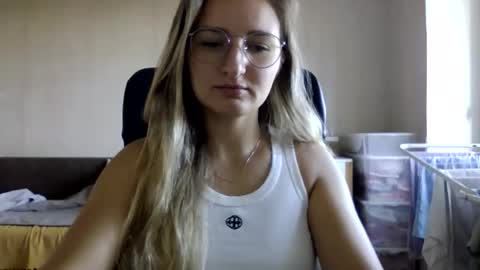 Snapshot of cora_fora chatting on 09-12-25, 07:19 cora_fora online show from 09-12-25, 07:19