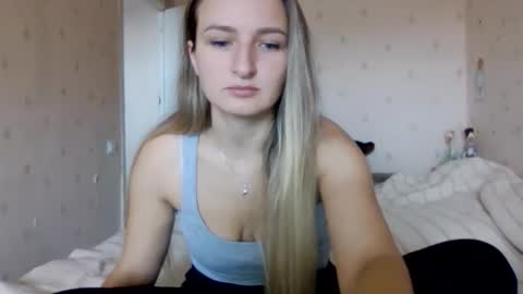 Snapshot of cora_fora chatting on 10-22-25, 08:36 cora_fora online show from 10-22-25, 08:36