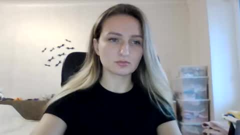 Snapshot of cora_fora chatting on 11-11-25, 12:16 cora_fora online show from 11-11-25, 12:16