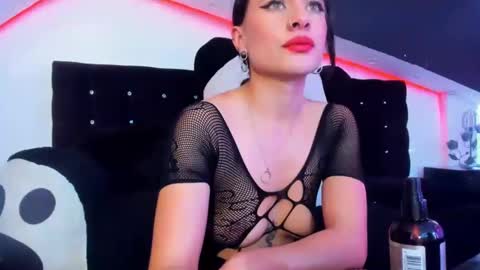 Coral  online show from 01-13-25, 03:04