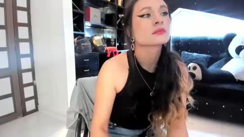 Coral  online show from 10-22-25, 02:28