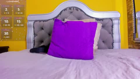 Snapshot of coraline_fox2 chatting on 09-22-25, 05:48 coraline online show from 09-22-25, 05:48