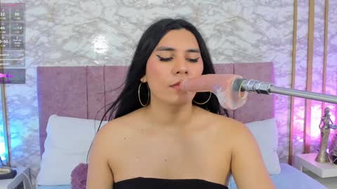 coraline hot18 online show from 12-31-24, 04:57
