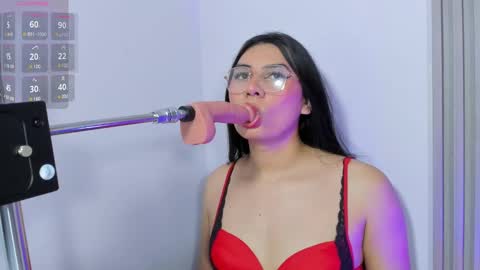 coraline hot18 online show from 02-19-25, 04:11