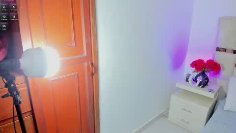coraline hot18 online show from 09-24-25, 12:19
