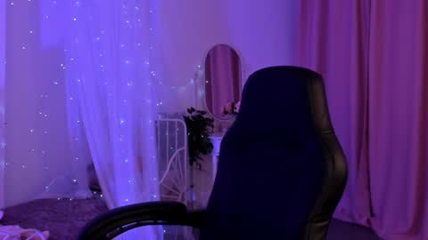 little girl who is always right or Coraline online show from 01-20-25, 05:15