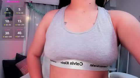 Coral Stefani online show from 10-28-25, 05:55