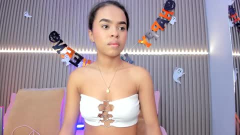 coralineross_ online show from 10-14-25, 10:38