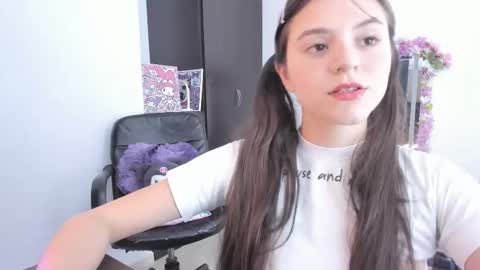 Coraline uwu     Bienvenidos al dulce mundo de Coraline    Hola amores soy Coraline  Una chica  tierna juguetona online show from 01-13-26, 09:20