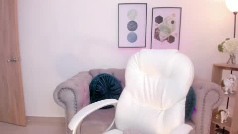 Snapshot of corina_white chatting on 11-11-25, 12:49 Corina White online show from 11-11-25, 12:49