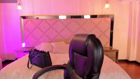 Snapshot of corinnerusso chatting on 02-10-26, 03:43 Corinne Russo online show from 02-10-26, 03:43