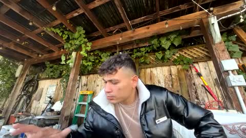 Snapshot of coronelking chatting on 12-27-24, 09:54 coronelking online show from 12-27-24, 09:54