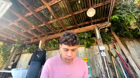 Snapshot of coronelking chatting on 12-17-25, 08:04 coronelking online show from 12-17-25, 08:04