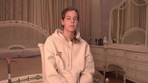 Snapshot of corriezarella chatting on 09-14-25, 03:00 call me Alice online show from 09-14-25, 03:00