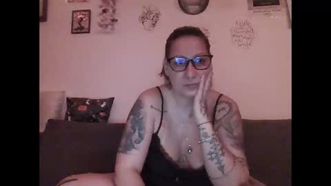 Snapshot of corsetlady123 chatting on 12-25-24, 05:47 corsetlady online show from 12-25-24, 05:47