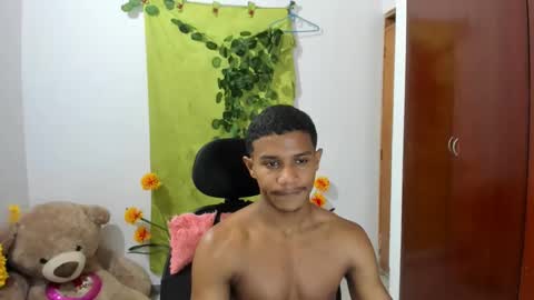 Ethan  online show from 01-19-25, 02:57