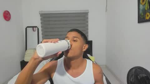 Snapshot of corzoethan chatting on 02-25-26, 02:54 Ethan online show from 02-25-26, 02:54