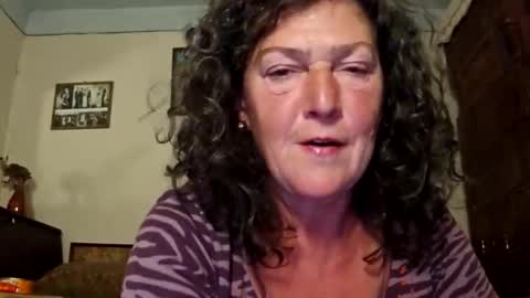 cougarcofee online show from 10-22-25, 07:46