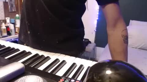 Snapshot of cough2getoff chatting on 10-11-25, 07:34 Corey online show from 10-11-25, 07:34