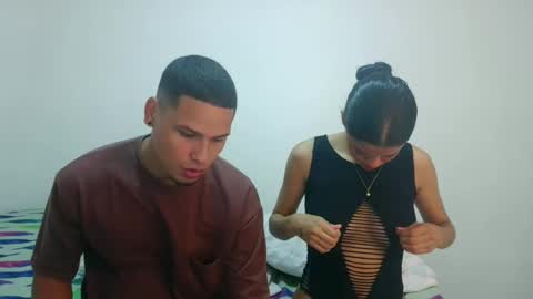 Snapshot of couple777sexy chatting on 09-20-25, 01:45 Andri online show from 09-20-25, 01:45