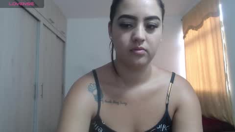 Snapshot of couple_sexandlove chatting on 10-10-25, 01:43 ALEJANDRO Y EMILY online show from 10-10-25, 01:43