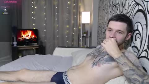 Snapshot of coupleeyes chatting on 11-20-25, 09:20 Amelia dols online show from 11-20-25, 09:20