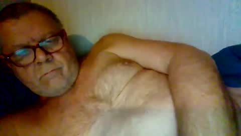 Snapshot of couples1234 chatting on 12-01-25, 12:21 couples1234 online show from 12-01-25, 12:21