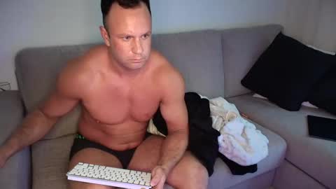Snapshot of coupletoy97 chatting on 02-01-25, 11:54 Sandra and Tom online show from 02-01-25, 11:54