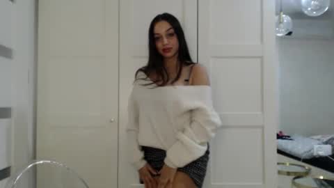 Snapshot of courtney_lux chatting on 10-28-25, 04:09 Courtney online show from 10-28-25, 04:09