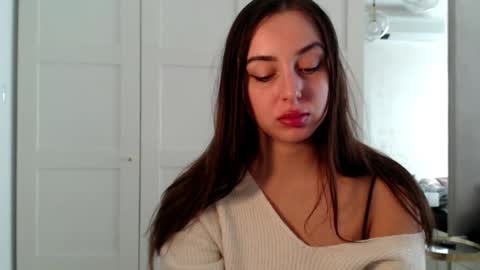 Snapshot of courtney_lux chatting on 11-07-25, 08:25 Courtney online show from 11-07-25, 08:25