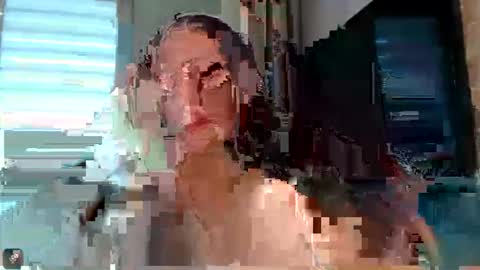 Snapshot of courtney_lux chatting on 11-12-25, 08:04 Courtney online show from 11-12-25, 08:04