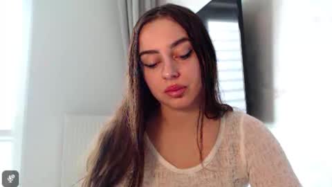 Snapshot of courtney_lux chatting on 11-13-25, 08:24 Courtney online show from 11-13-25, 08:24