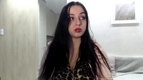 Snapshot of courtney_lux chatting on 12-01-25, 03:17 Courtney online show from 12-01-25, 03:17