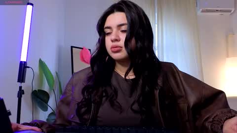 Courtney online show from 09-28-25, 01:27